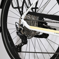 Transmission arrière et dérailleur Shimano Deore d'un vélo électrique KTM Macina Style 720 chez Loop Sports