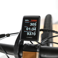 Écran de contrôle Bosch Kiox 300 sur le guidon d'un vélo électrique KTM Macina Style 710 chez Loop Sports