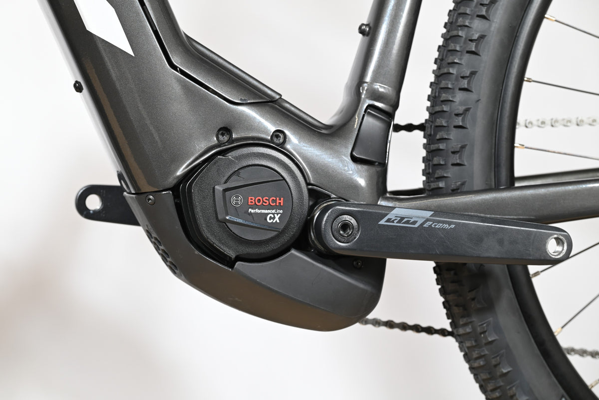 Moteur Bosch Performance Line CX sur vélo électrique KTM Macina Team gris de Loop Sports