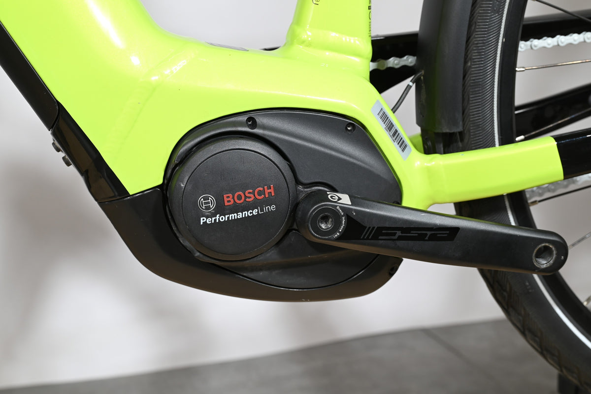 Moteur électrique Bosch Performance Line sur cadre de vélo électrique vert citron Loop Sports