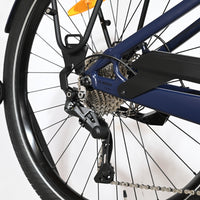 Gros plan sur la transmission et le dérailleur Shimano Deore du vélo électrique Loop Sports Moustache Lundi 27.6