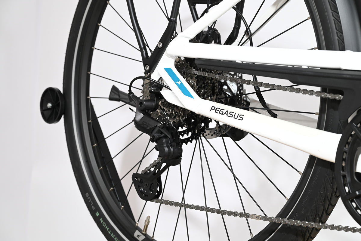 Dérailleur arrière Shimano XT sur vélo électrique blanc Pegasus Premio Evo 11 40 Years de Loop Sports