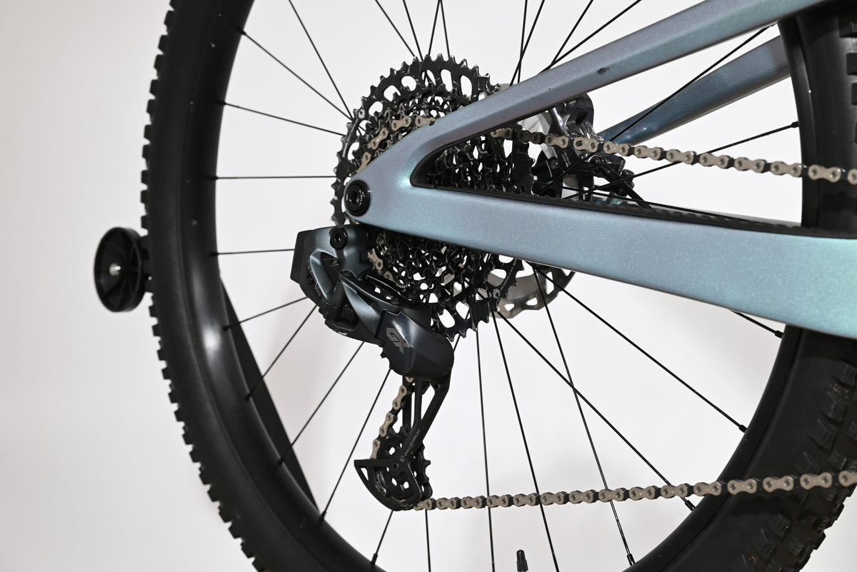 Transmission arrière et cassette du vélo électrique Loop Sports Scott Lumen eRide 900 en gris métallisé