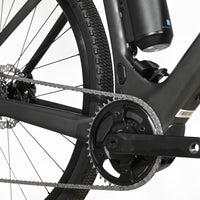 Gros plan sur la transmission et le moteur électrique du vélo gravel Loop Sports Scott Solace Gravel eRide 30 noir