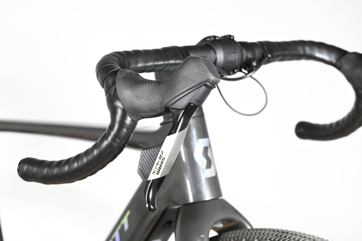 Guidon de vélo gravel électrique Loop Sports Scott Solace eRide 30 avec leviers de frein SRAM Apex noirs