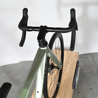 Vue plongeante du vélo de route Loop Sports Scott Speedster 20 2026 vert clair avec guidon ergonomique