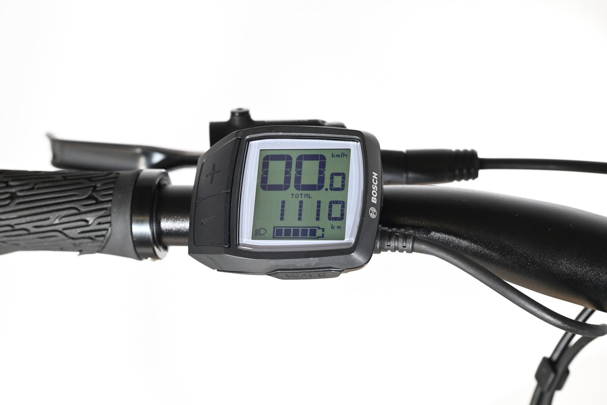 Écran de contrôle Bosch Purion sur le guidon du vélo électrique Loop Sports Scott Sub Active 20 affichant 1110 km