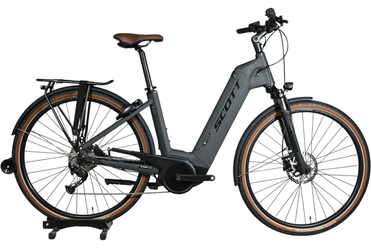 Vélo électrique Scott Sub Active 20 gris mat avec selle marron et pneus à flancs beiges chez Loop Sports