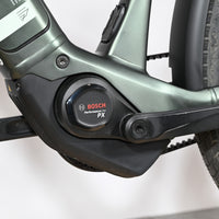 Gros plan sur le moteur Bosch Performance Line PX du vélo électrique Scott Sub Tour 10 de Loop Sports