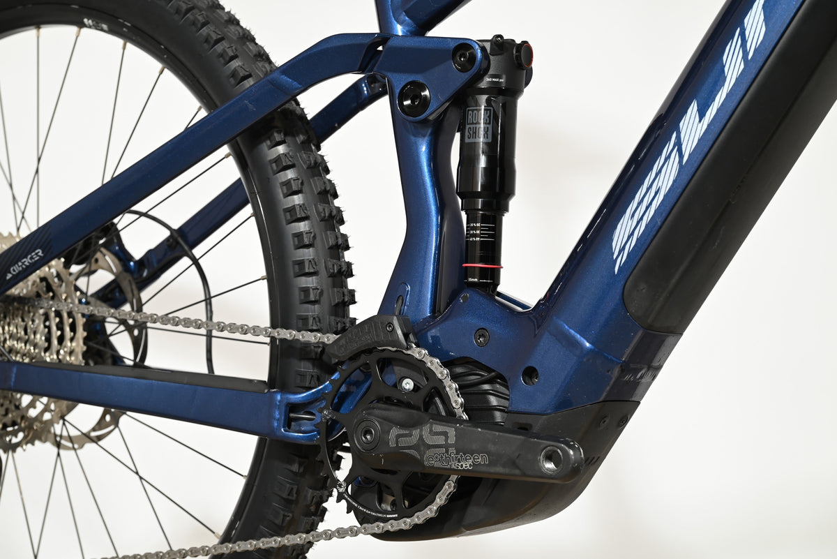 Velo electrique tout-terrain Loop Sports Sunn Charger S1 bleu avec amortisseur RockShox et pedalier e-thirteen