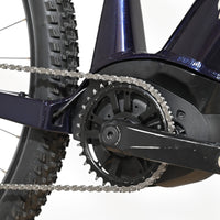 Gros plan sur le moteur électrique Bosch et le pédalier du vélo électrique Sunn Rage S1 2025 chez Loop Sports