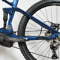 Velo electrique tout-suspendu Sunn Charger S1 bleu de Loop Sports avec moteur Bosch Performance Line CX