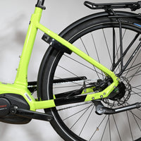 Vue latérale du vélo électrique Loop Sports Victoria eManufaktur 11.7 vert fluo avec moteur Bosch Performance Line