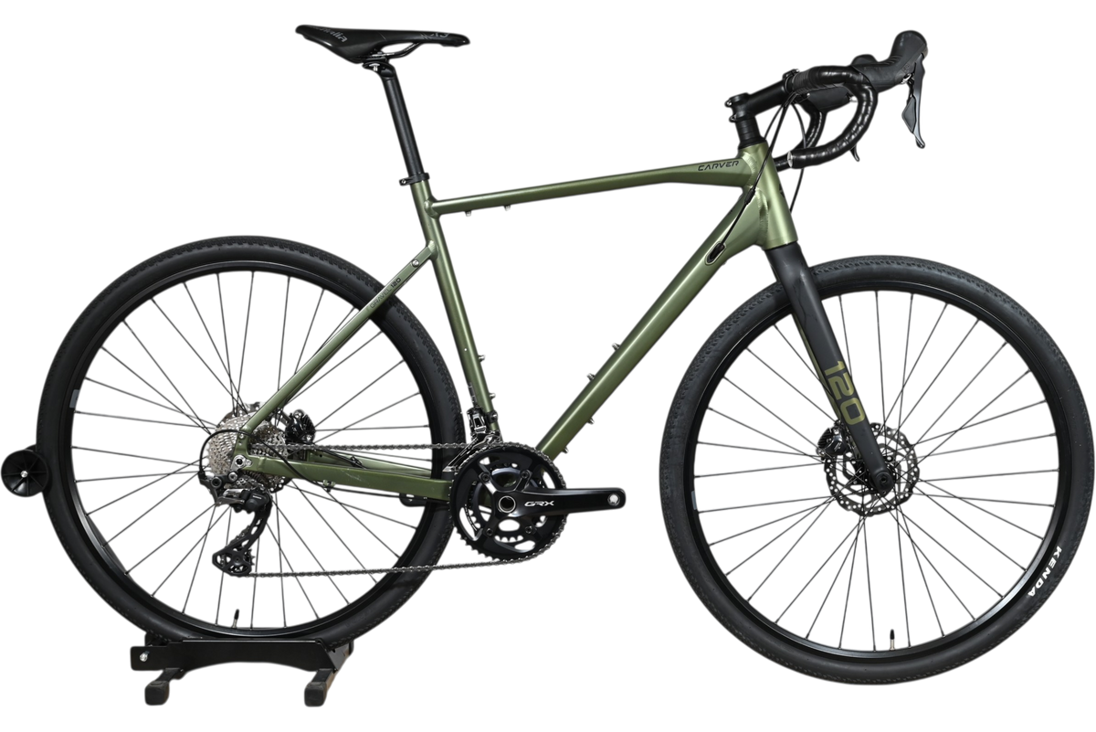 Vélo gravel Loop Sports Carver 120 2024 vert olive avec cadre en aluminium et transmission Shimano GRX