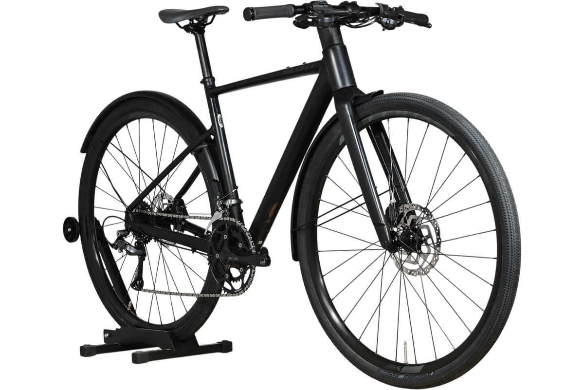 Vélo de route hybride noir Scott Metrix 30 EQ 2024 chez Loop Sports avec garde-boue et freins à disque
