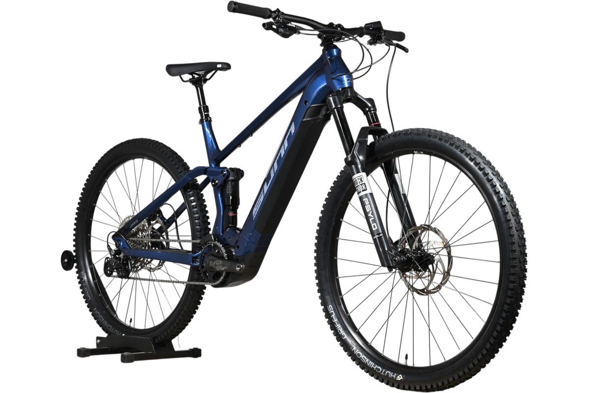 VTT électrique Sunn Charger S1 2025 bleu sur socle en bois chez Loop Sports