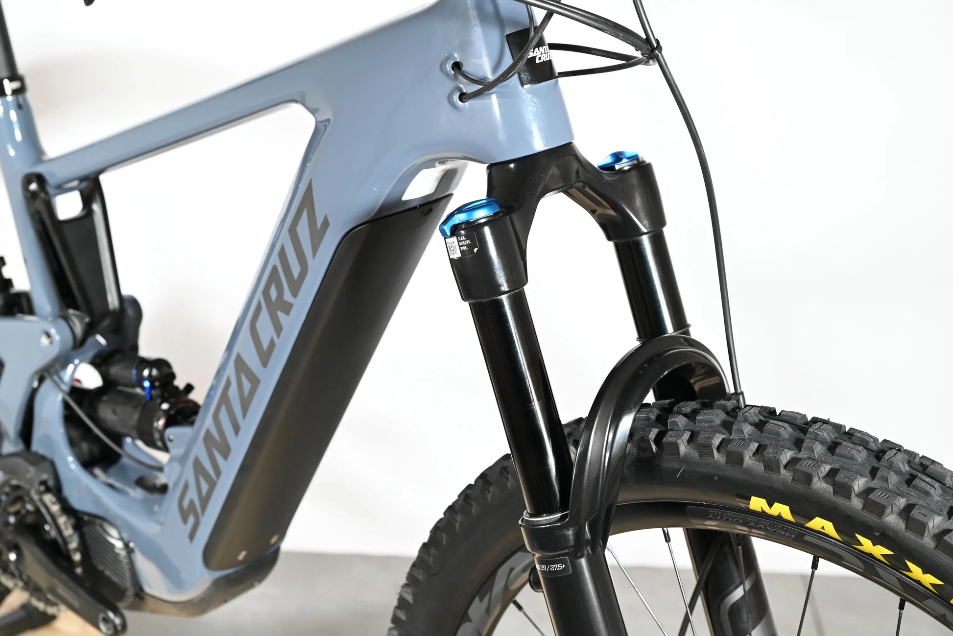 Santa Cruz Heckler Carbon | 2023 - L - 393KM - Loop Sports