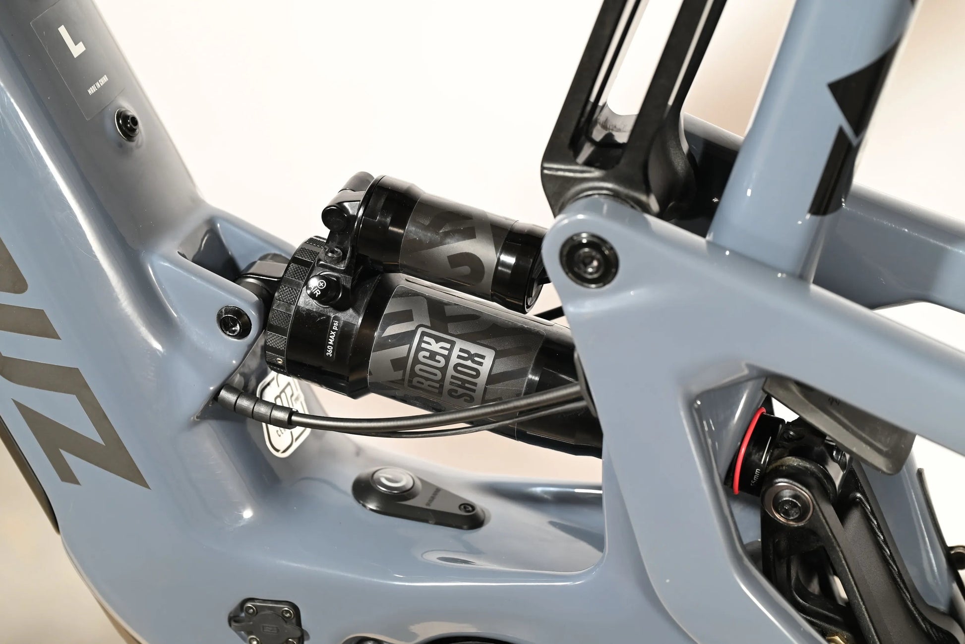 Santa Cruz Heckler Carbon | 2023 - L - 393KM - Loop Sports