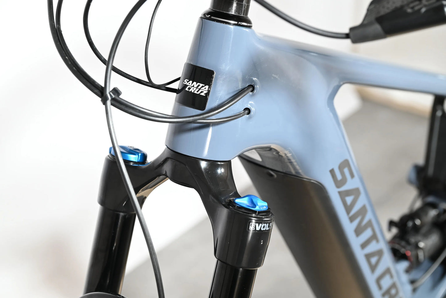 Santa Cruz Heckler Carbon | 2023 - L - 393KM - Loop Sports