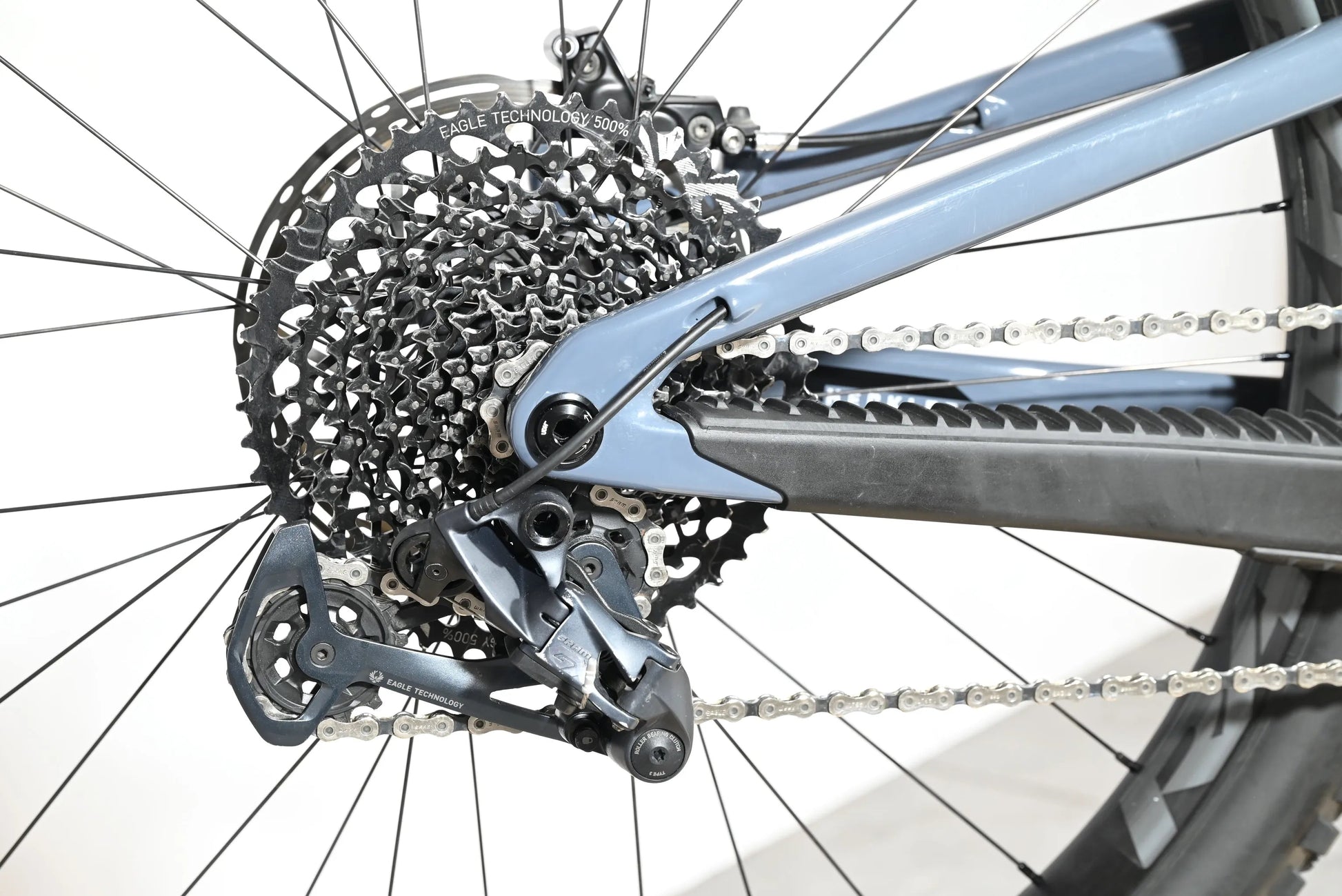Santa Cruz Heckler Carbon | 2023 - L - 393KM - Loop Sports